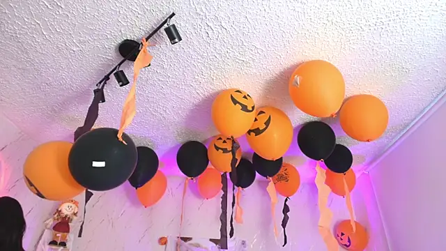 SALOOMEE   online show from 10-31-25, 11:11