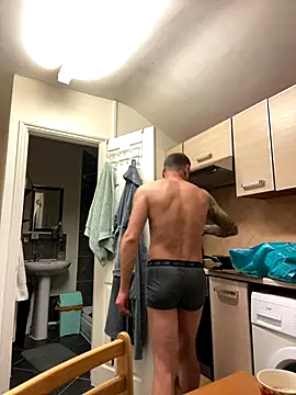 Yourhotboy 42 online show from 12-20-25, 07:21