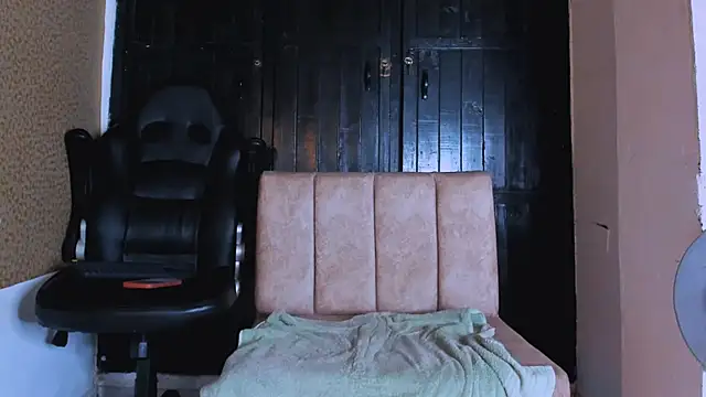 naugthy dominant online show from 01-13-25, 12:35