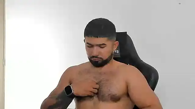 Snapshot of ethaanjones chatting on 12-29-24, 07:53 ethaanjones online show from 12-29-24, 07:53