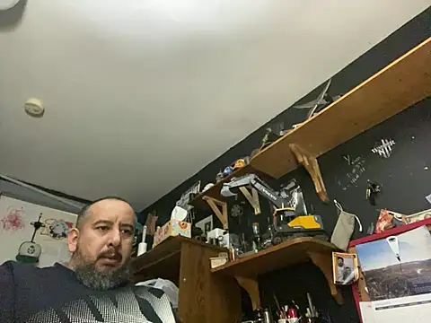 Snapshot of ElPollo77 chatting on 01-20-25, 11:21 ElPollo77 online show from 01-20-25, 11:21