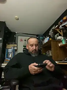 Snapshot of ElPollo77 chatting on 03-22-25, 05:39 ElPollo77 online show from 03-22-25, 05:39