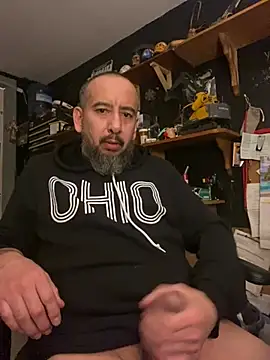 Snapshot of ElPollo77 chatting on 01-18-26, 07:56 ElPollo77 online show from 01-18-26, 07:56