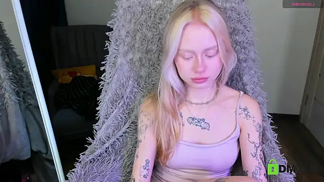 MalenaErnman online show from 10-16-25, 07:31