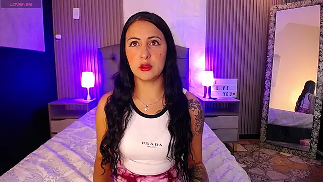 isabella smith  online show from 02-06-25, 01:21