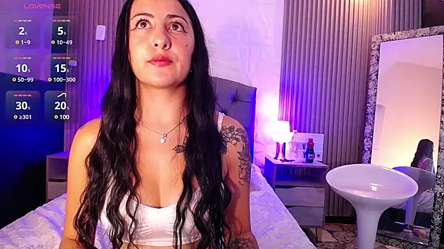 isabella smith  online show from 02-06-25, 04:25