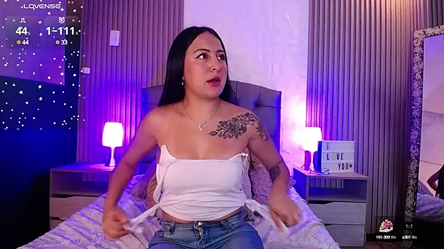 isabella smith  online show from 02-10-25, 01:33