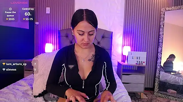 isabella smith  online show from 02-21-25, 04:26