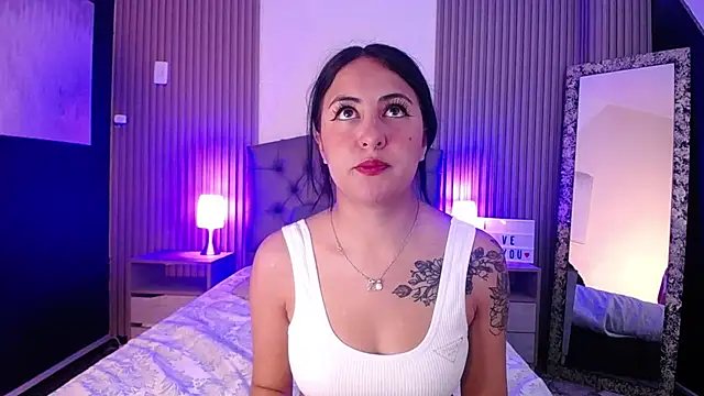 isabella smith  online show from 03-04-25, 01:28