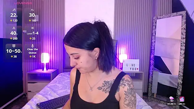 isabella smith  online show from 03-22-25, 01:52