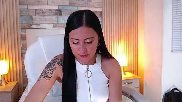 isabella smith  online show from 11-10-25, 08:08