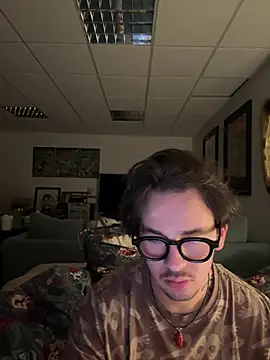 Snapshot of hardmecl chatting on 12-14-24, 11:45 hardmecl online show from 12-14-24, 11:45