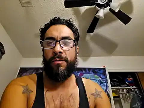 Snapshot of Forbidden_daddy chatting on 12-16-24, 08:20 Forbidden daddy online show from 12-16-24, 08:20