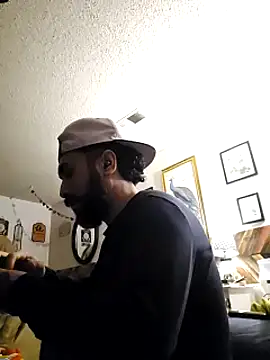 Snapshot of Forbidden_daddy chatting on 01-28-25, 11:38 Forbidden daddy online show from 01-28-25, 11:38