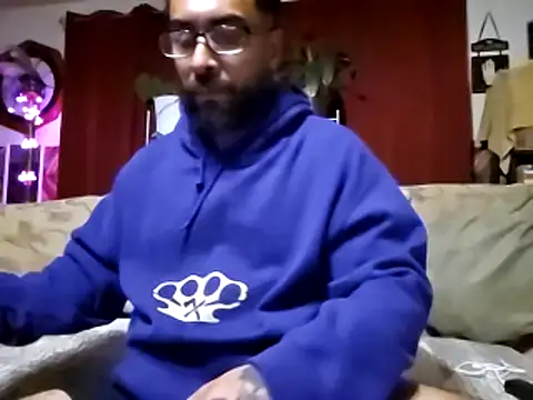 Snapshot of Forbidden_daddy chatting on 02-18-25, 11:55 Forbidden daddy online show from 02-18-25, 11:55