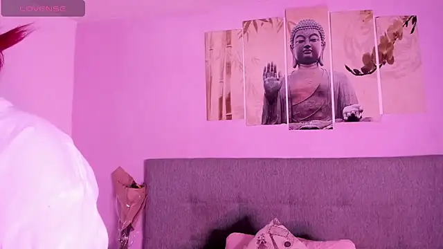 Im Scarlet online show from 03-22-25, 06:03