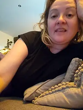 lady charlyne online show from 11-19-25, 09:42