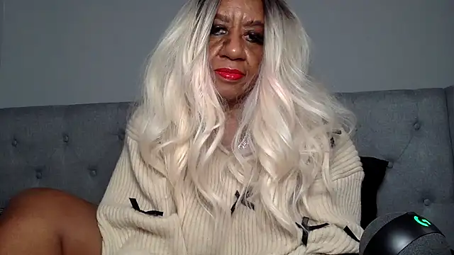 Snapshot of BreanaDivine chatting on 12-21-24, 04:14 BreanaDivine online show from 12-21-24, 04:14