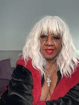 Snapshot of BreanaDivine chatting on 03-09-25, 06:11 BreanaDivine online show from 03-09-25, 06:11