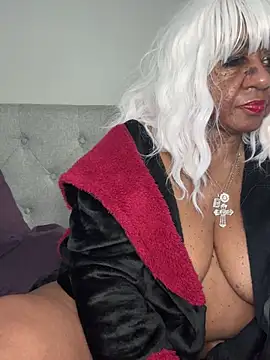 Snapshot of BreanaDivine chatting on 03-17-25, 04:29 BreanaDivine online show from 03-17-25, 04:29