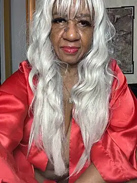 Snapshot of BreanaDivine chatting on 12-19-25, 12:23 BreanaDivine online show from 12-19-25, 12:23