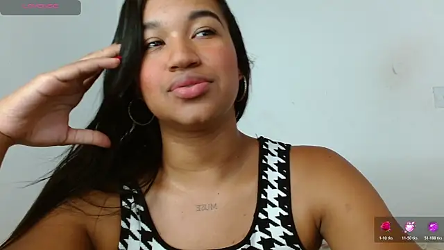 Snapshot of Alexa_priincess chatting on 05-13-26, 04:15 Alexa priincess online show from 05-13-26, 04:15