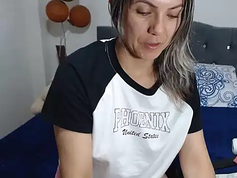 Chantal hott online show from 12-18-24, 03:04