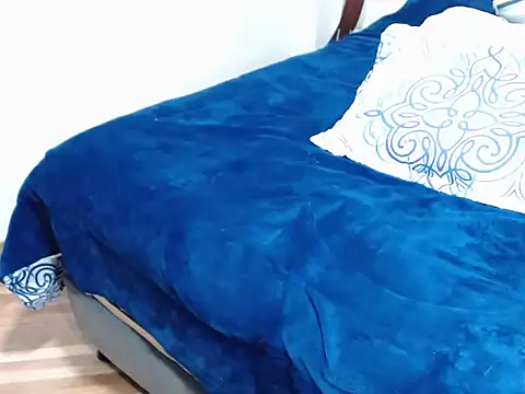 Chantal hott online show from 12-19-24, 02:45