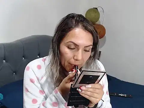 Chantal hott online show from 12-22-24, 10:47