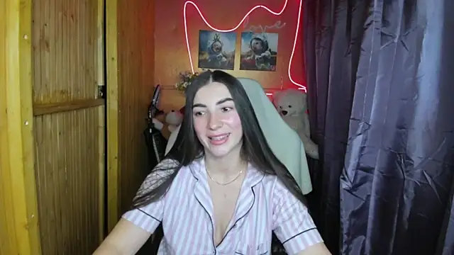 Snapshot of Fiery_Brunette_ chatting on 02-09-25, 10:31 Fiery Brunette online show from 02-09-25, 10:31