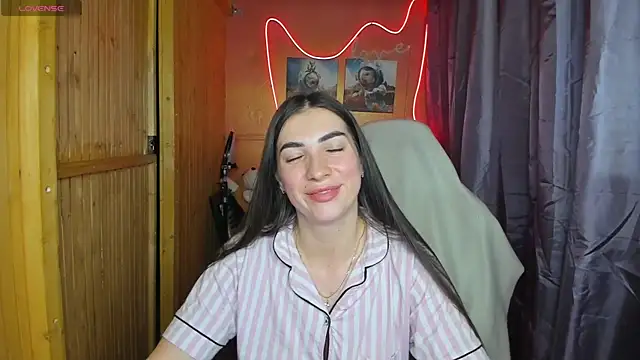 Snapshot of Fiery_Brunette_ chatting on 02-20-25, 06:50 Fiery Brunette online show from 02-20-25, 06:50