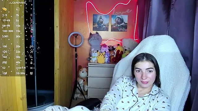 Snapshot of Fiery_Brunette_ chatting on 10-10-25, 05:50 Fiery Brunette online show from 10-10-25, 05:50