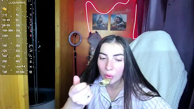 Snapshot of Fiery_Brunette_ chatting on 10-11-25, 08:57 Fiery Brunette online show from 10-11-25, 08:57