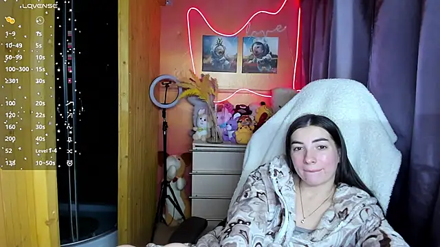 Fiery Brunette  online show from 11-26-25, 09:32