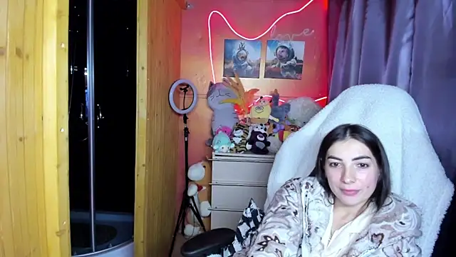 Fiery Brunette  online show from 04-30-26, 11:05