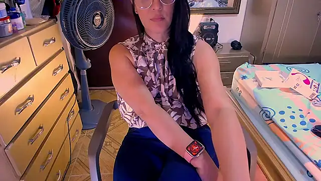 Snapshot of BitterMomXxx chatting on 12-05-24, 03:48 BitterMomXxx online show from 12-05-24, 03:48