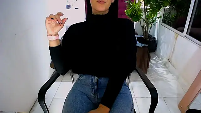 Snapshot of BitterMomXxx chatting on 09-25-25, 12:53 BitterMomXxx online show from 09-25-25, 12:53