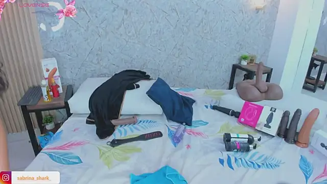 sabrina shark  online show from 11-18-25, 03:23