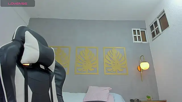 Snapshot of ayla13_ chatting on 02-25-25, 09:57 ayla13  online show from 02-25-25, 09:57