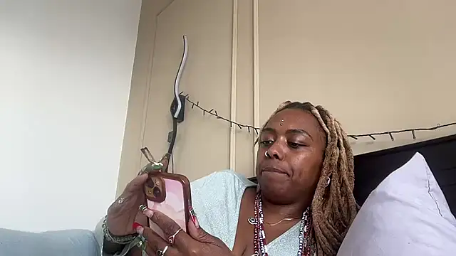 ChocolateCakeQueen online show from 01-16-25, 08:36