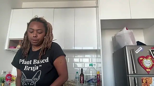 ChocolateCakeQueen online show from 02-02-25, 09:13