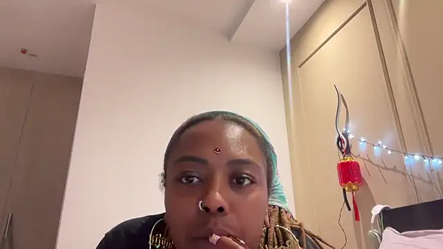 ChocolateCakeQueen online show from 02-09-25, 12:49