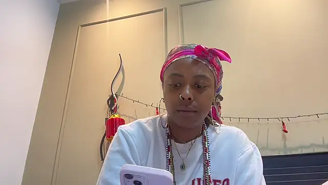 ChocolateCakeQueen online show from 03-02-25, 11:42