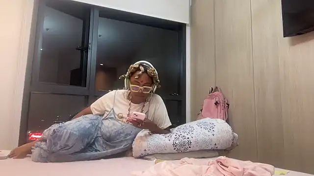 ChocolateCakeQueen online show from 03-11-25, 01:26