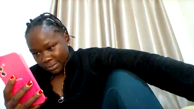 Snapshot of sexy_cutelips chatting on 06-11-26, 06:39 sexy cutelips online show from 06-11-26, 06:39