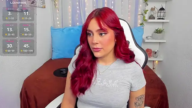 Snapshot of HazzelGray chatting on 12-05-24, 02:55 HazzelGray online show from 12-05-24, 02:55