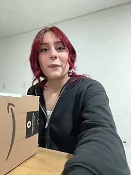 Snapshot of HazzelGray chatting on 12-17-24, 10:32 HazzelGray online show from 12-17-24, 10:32