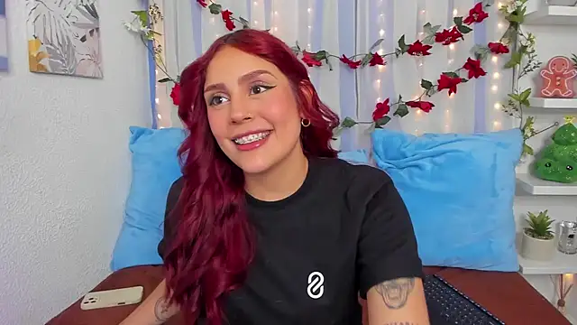 Snapshot of HazzelGray chatting on 12-22-24, 06:26 HazzelGray online show from 12-22-24, 06:26