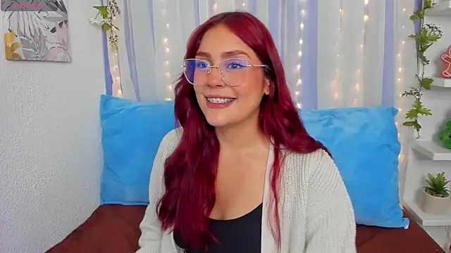 Snapshot of HazzelGray chatting on 01-10-25, 02:45 HazzelGray online show from 01-10-25, 02:45