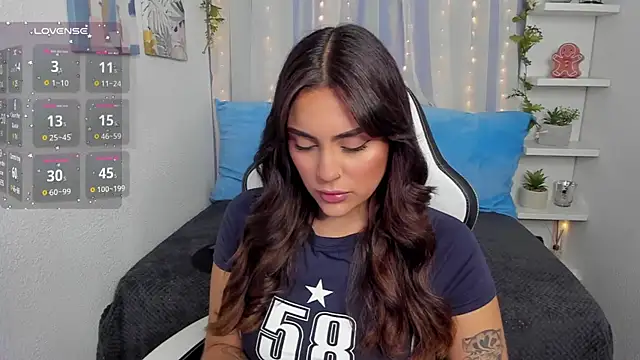 Snapshot of HazzelGray chatting on 02-04-25, 03:04 HazzelGray online show from 02-04-25, 03:04